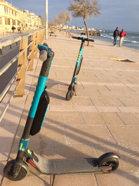 Beim E-Roller-Kauf: Zertifikat notwendig