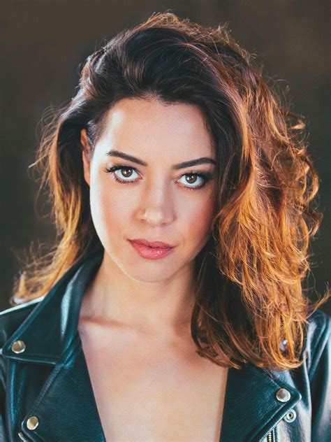 aubrey in a leather jacket | Aubrey plaza, Beautiful celebrities