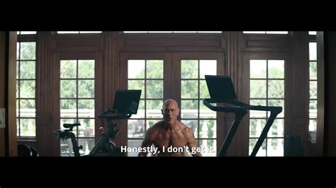 ausCAPS: Christopher Meloni 'nude' in Peleton "Such A Great App" commercial