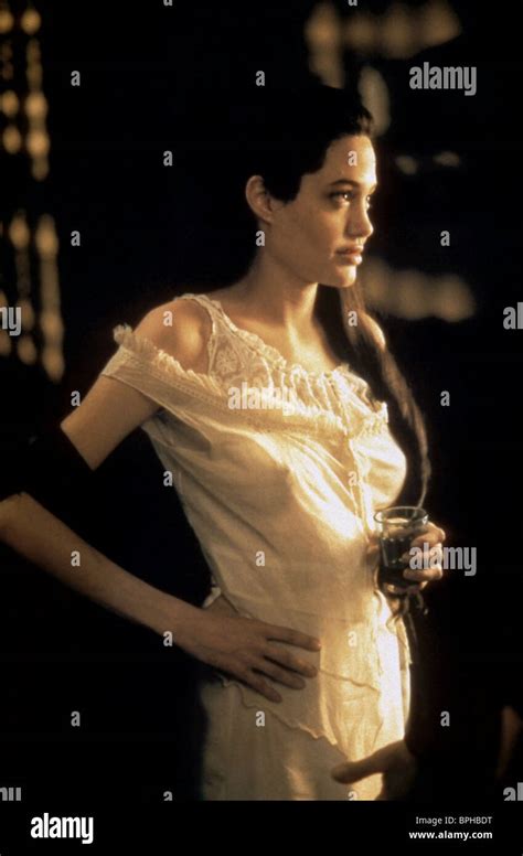 ANGELINA JOLIE ORIGINAL SIN (2001 Stock Photo: 31114996 - Alamy
