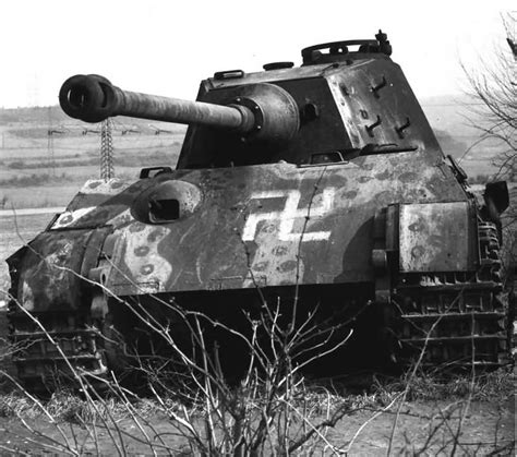 Tiger 2 tank produced by Henschel in march 1945 | World War Photos