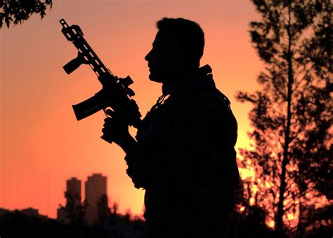 Workers are debating how much do lineman make versus risk 2