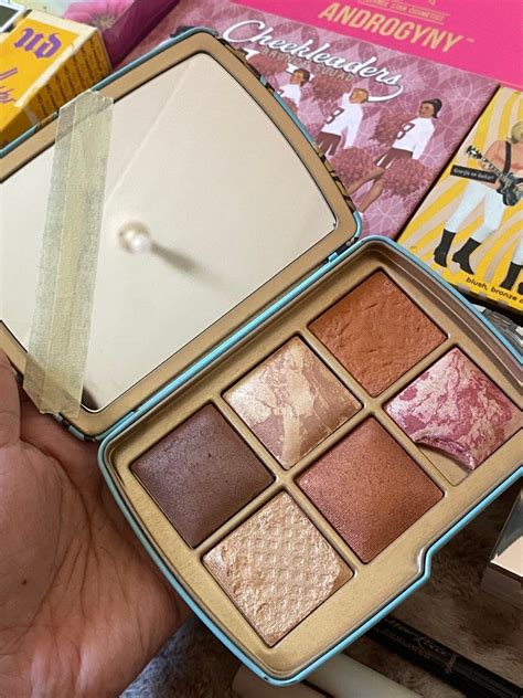 Hourglass Palette on Carousell