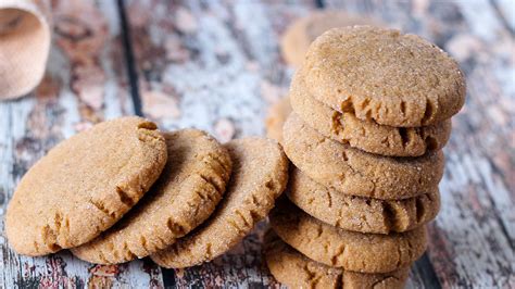 This Is A Delicious, Basic Old-fashioned Molasses Cookie - Virginia's