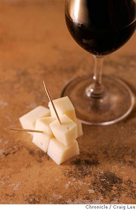 Cheese and sherry marry / Dairy's wine-defying flavors find soul mates