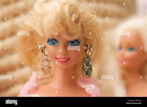 Barbie barbie barbie -Fotos und -Bildmaterial in hoher Auflösung – Alamy