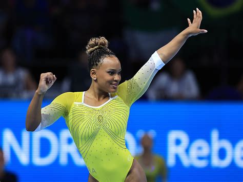 Rebeca Andrade conquista mais medalhas e fecha Mundial com 5