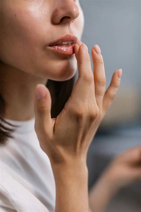cara membuat bibir merah alami 17
