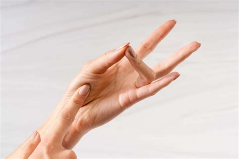 Download Hand Pictures | Wallpapers.com