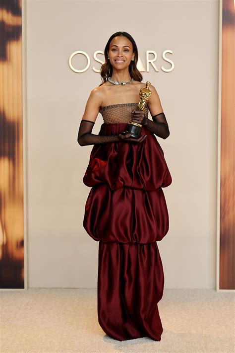 oscar award outfit