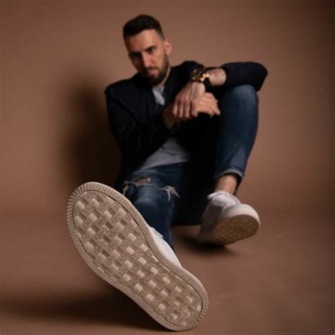 stream gallardo  listen  songs albums playlists