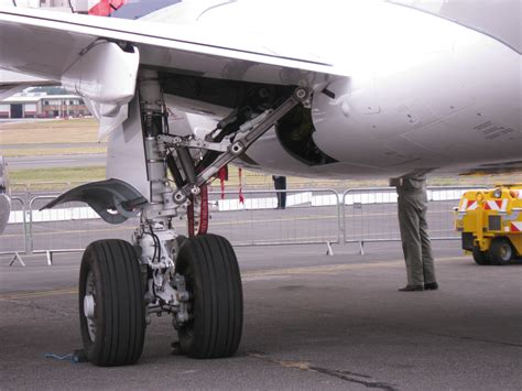 Sukhoi Superjet 100 (SJ100) Walk Around Page 2