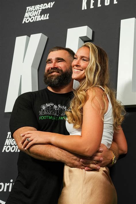 Jason and Kylie Kelce are expecting a baby: See sweet photo with