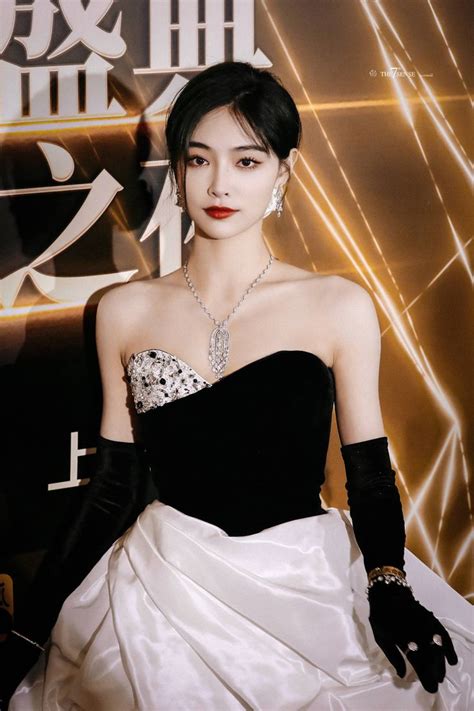 Ghim của Jetkyo trên Xu Jiaqi | Nữ thần, Diễn viên, Cosplay