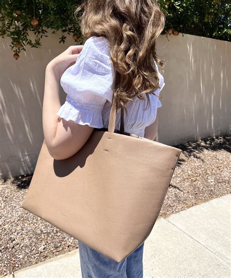 Cuyana Easy Tote Editor Review | POPSUGAR Fashion | Chic work bag, Tote