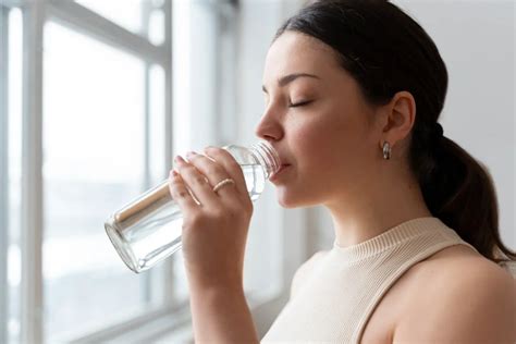 Manfaat Minum Air Putih: Pentingnya Hidrasi untuk Kesehatan