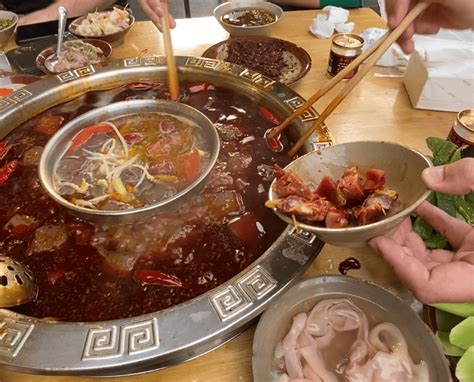 Chongqing hot pot, not for everyone... - Michele Ponte