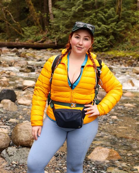 Isla Moon Bio, Age, Career, Net Worth, Height, Education, Boyfriend