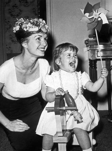 Debbie Reynolds and Carrie Fisher Together In Pictures - Flashbak