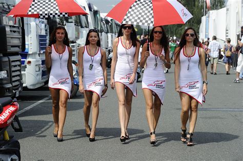 MotoGP Grid Girl Gallery, Brno, Czech Re... | Visordown | Pitspoezen