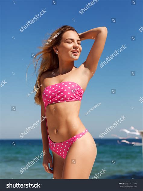 Sexy Young Blonde Woman Pink Bikini Stock Photo 371477596 | Shutterstock