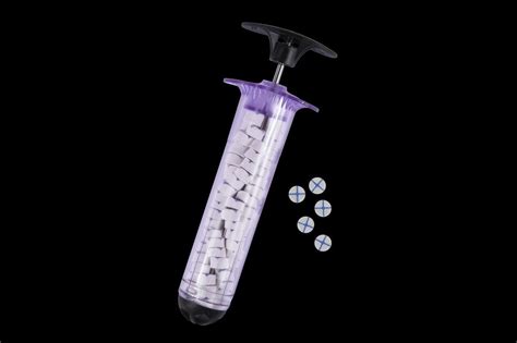 How RevMedx Xstat invention works - Business Insider