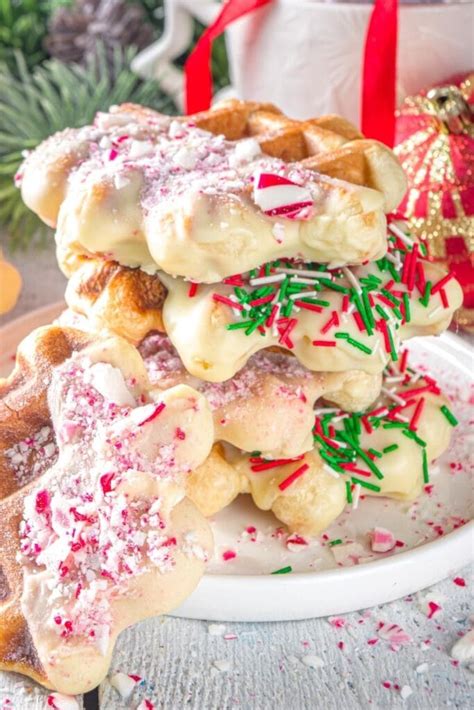 15 Festive Christmas Waffle Recipes - Insanely Good