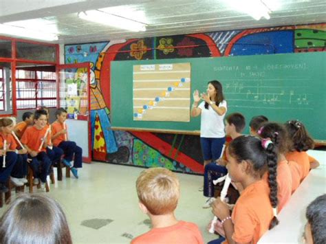 Clássicos e cantigas na Escola Municipal Eny Caldeira - Prefeitura de ...