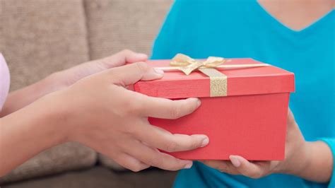 pemberian hadiah tak dihalalkan oleh pemberi