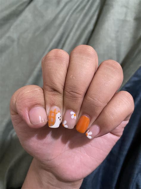 My stubby thumb self had to try the creepy nail pose lol : r