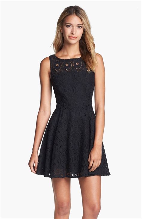 Lace Dresses On Trend For The 2017 Kentucky Derby!
