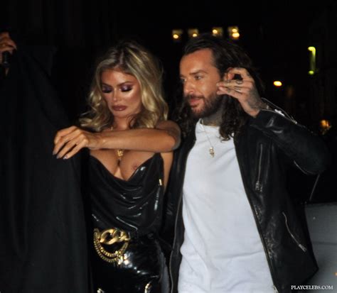 Chloe Sims Oops Breast Slip Photos - PlayCelebs.net