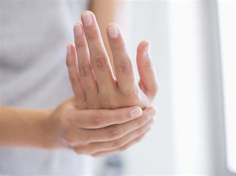 eczema bleach bath   improve  symptoms