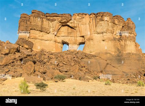 The window rock arch on the Ennedi Plateau, UNESCO World Heritage Site ...