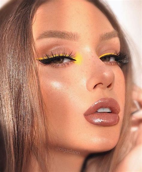 @Anchhez | make up | макияж | желтый макияж | стрелки | Maquiagem de ...