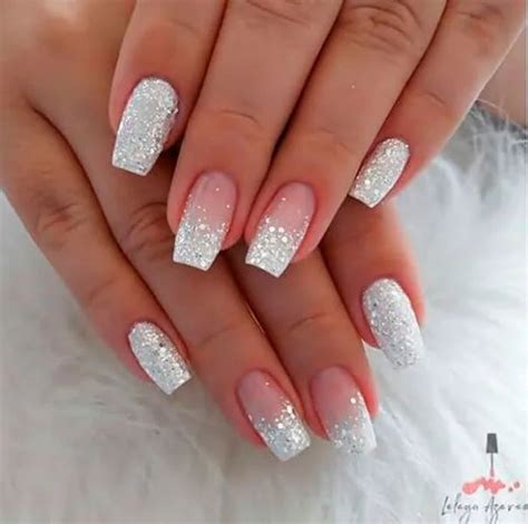 Unhas Claras E Delicadas Com Glitter - White Glitter Nail Design | Unghie beige, Ongles de mariée, Unhas claras