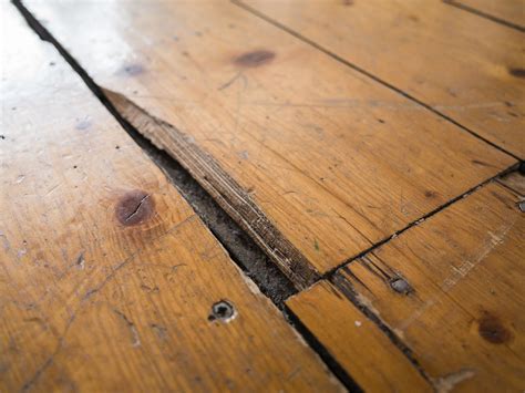how to fix scratched floorboards