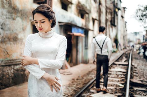 Hình ảnh chia tay đầy cảm xúc buồn, cô đơn đẹp nhất