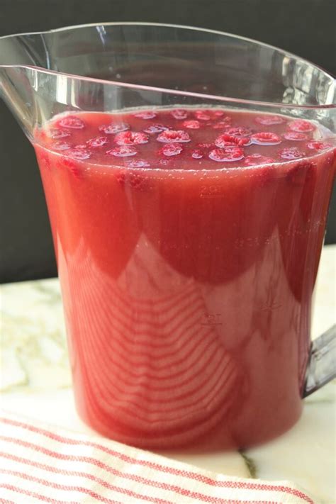Easy Christmas Punch - My Recipe Treasures