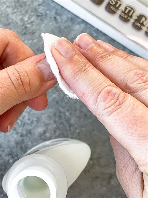 how to take of press on nails 4