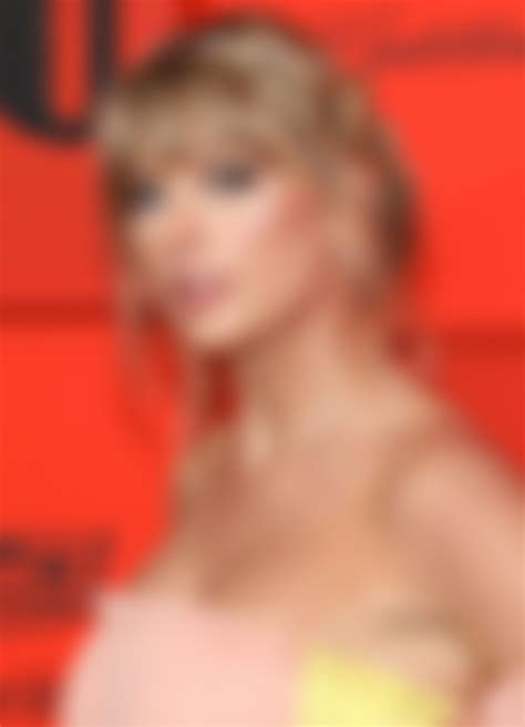 She is gonna make me cum : WorshipTaylorSwift