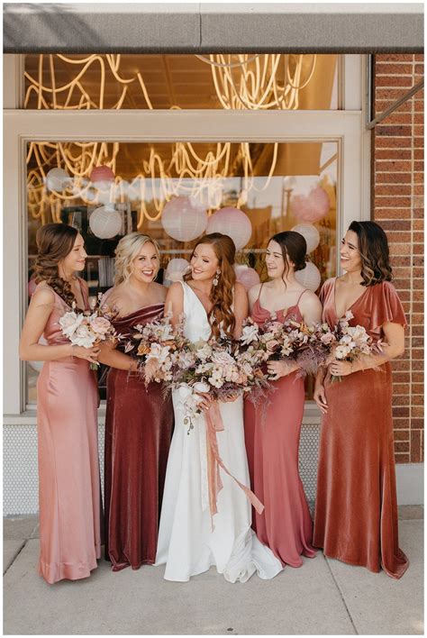 Modern 70 s inspired wedding at the cliff house dallas – Artofit
