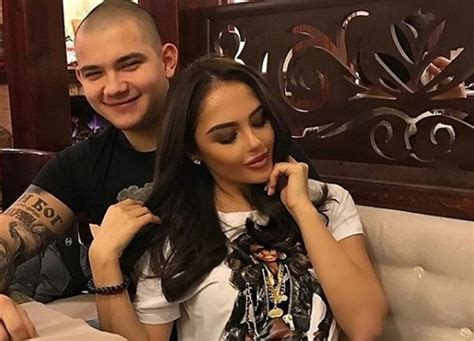 Край на любовната приказка между милионерския гъз Иван Динев и Пенелопе ...