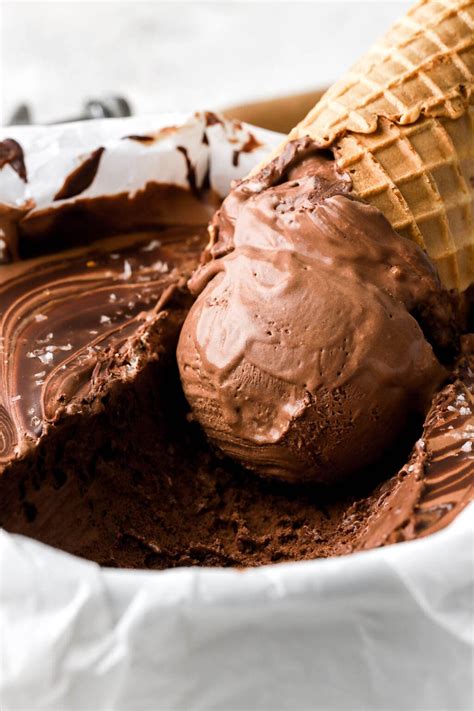 Dark Chocolate Ice Cream - Baran Bakery