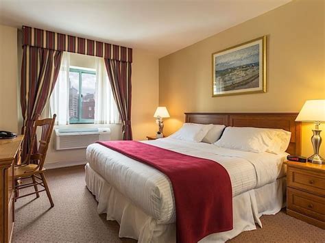 Chelsea Hotel NYC Rooms | Chelsea Savoy Hotel