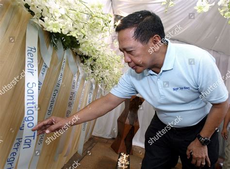 Makati City Mayor Jejomar Binay Holds Editorial Stock Photo - Stock ...