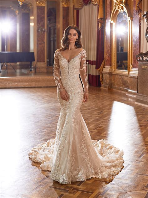 Beautiful Lace Wedding Gown