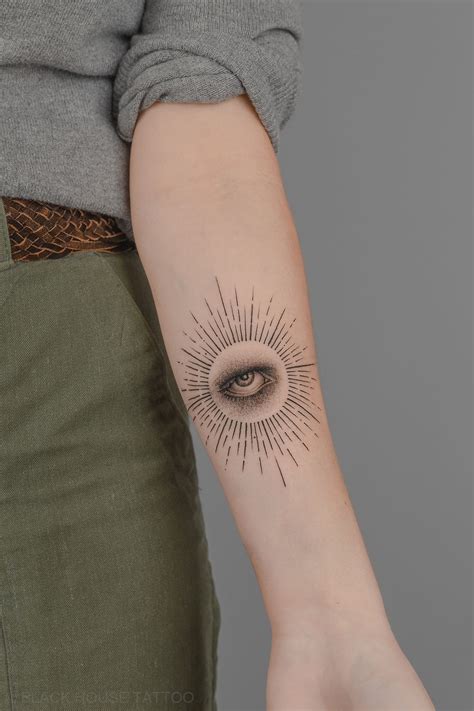 Vše o Tetování na ruku a přes 50 foto naších tetování - Black House Tattoo