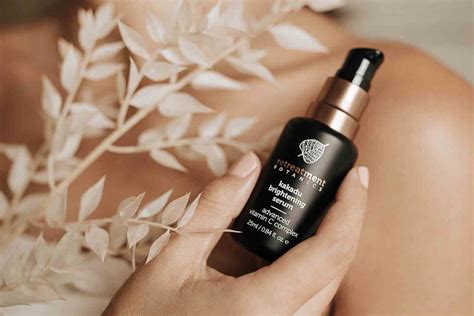 The light yet hydrating Kakadu brightening serum all skin types are lo ...