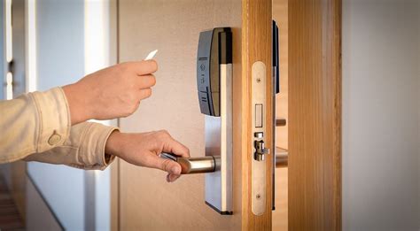Выбираем умную дверь: что нужно знать перед покупкой | ivd.ru